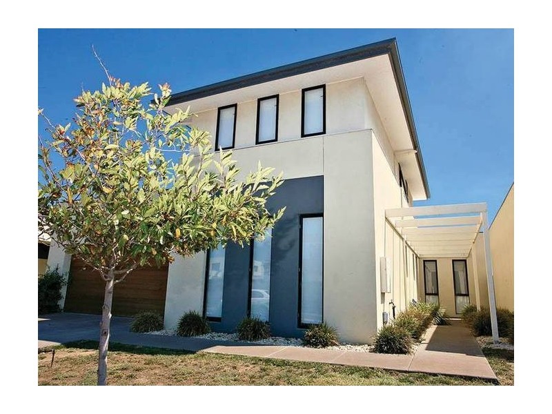 30 Signature Blvd, Sanctuary Lakes VIC 3030