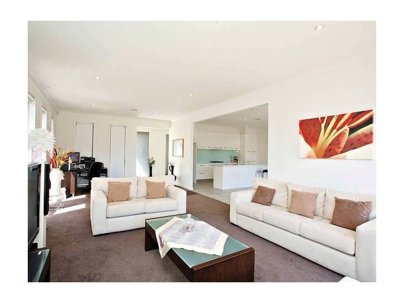 30 Signature Blvd, Sanctuary Lakes VIC 3030