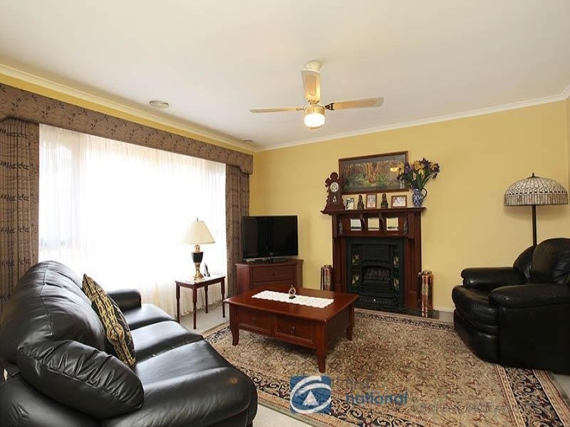 21 Simmons Drive, Altona VIC 3018