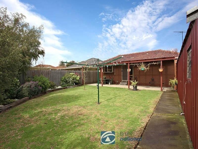 21 Simmons Drive, Altona VIC 3018