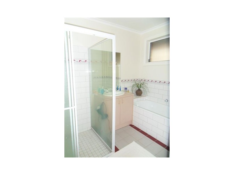 2/16 Webb Street, Altona VIC 3018