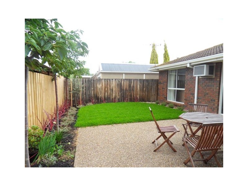 2/16 Webb Street, Altona VIC 3018