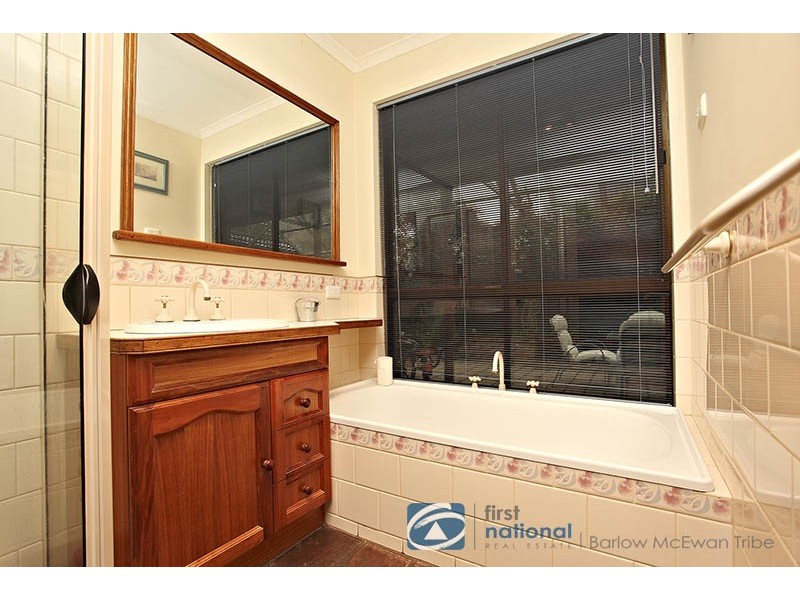 25 Lady Nelson Crescent, Altona Meadows VIC 3028