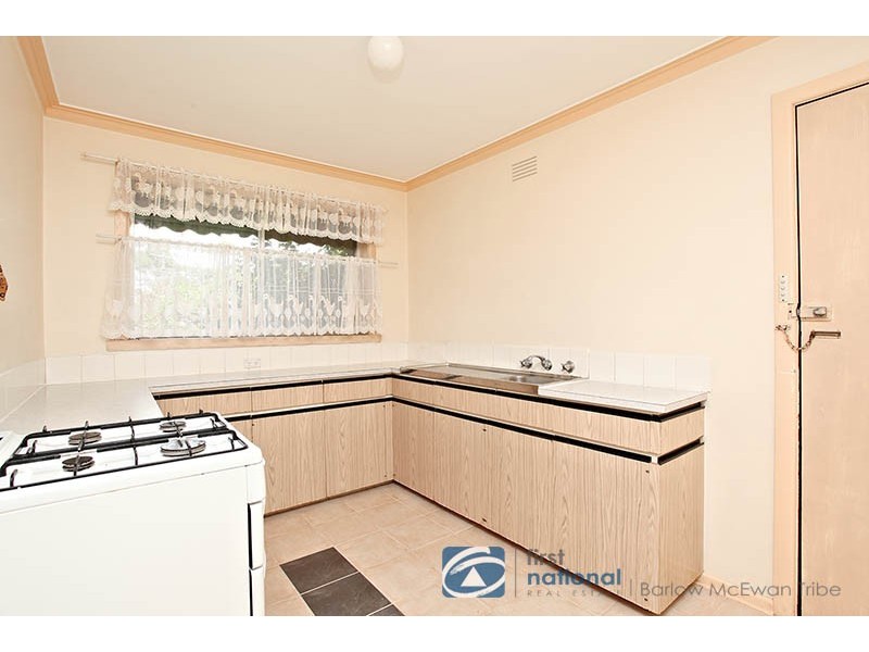 8 Charles Road, Altona VIC 3018