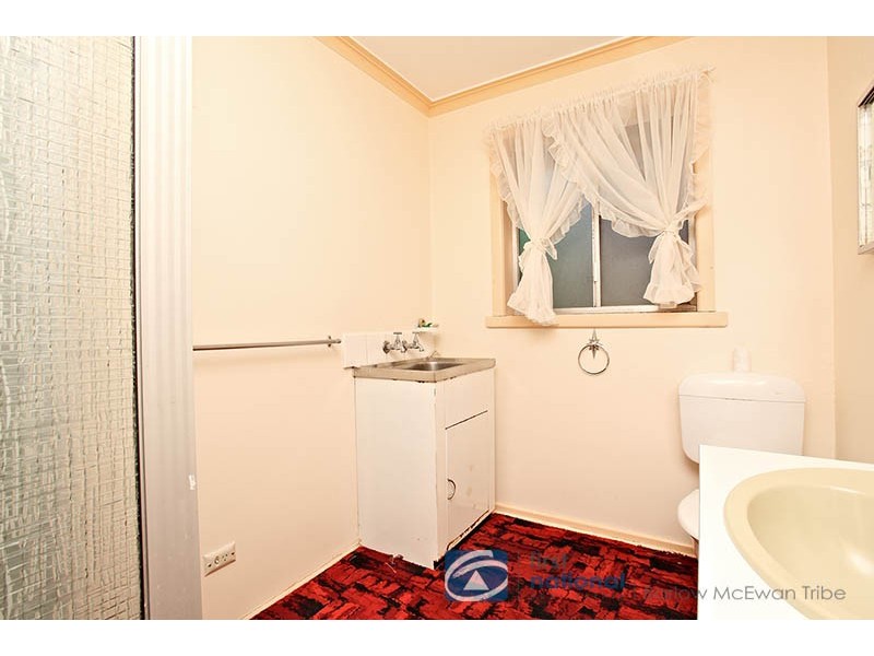 8 Charles Road, Altona VIC 3018