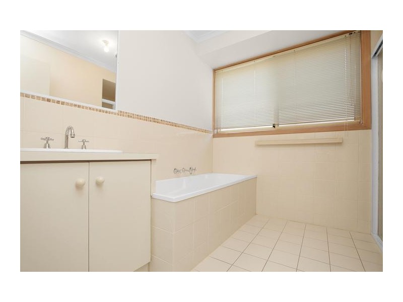2 Willis Court, Altona Meadows VIC 3028