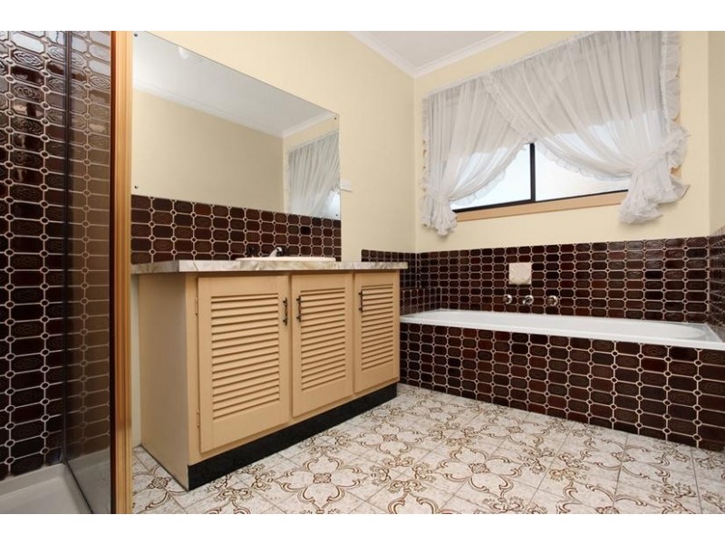 212 Civic Parade, Altona VIC 3018