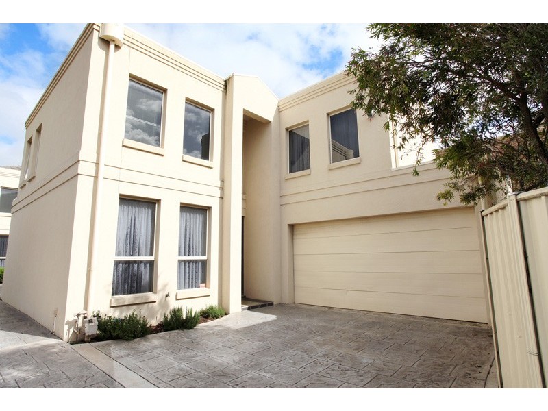 2/9 Millers Road, Altona VIC 3018