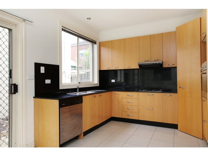 2/9 Millers Road, Altona VIC 3018