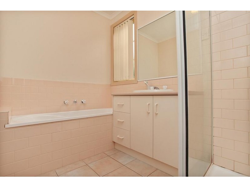 2/39 McBain Street, Altona VIC 3018