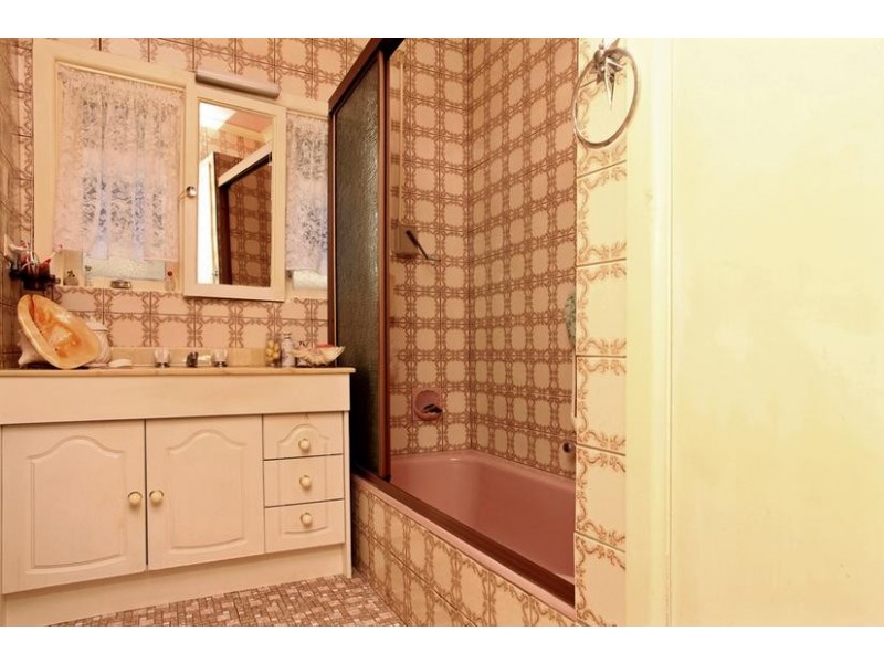 14 Finley Road, Altona VIC 3018