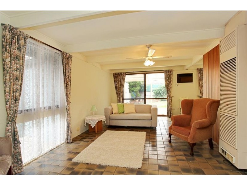 19 Hall Avenue, Altona Meadows VIC 3028