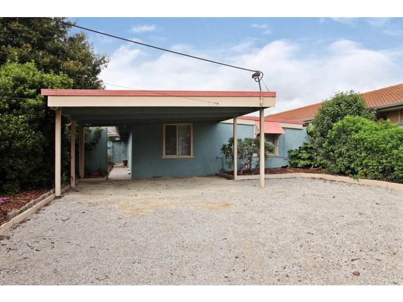 19 Hall Avenue, Altona Meadows VIC 3028