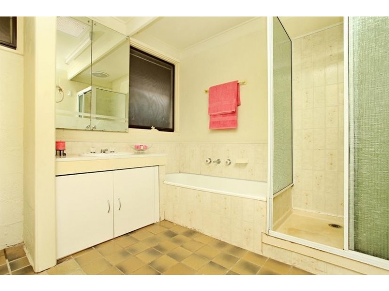 19 Hall Avenue, Altona Meadows VIC 3028