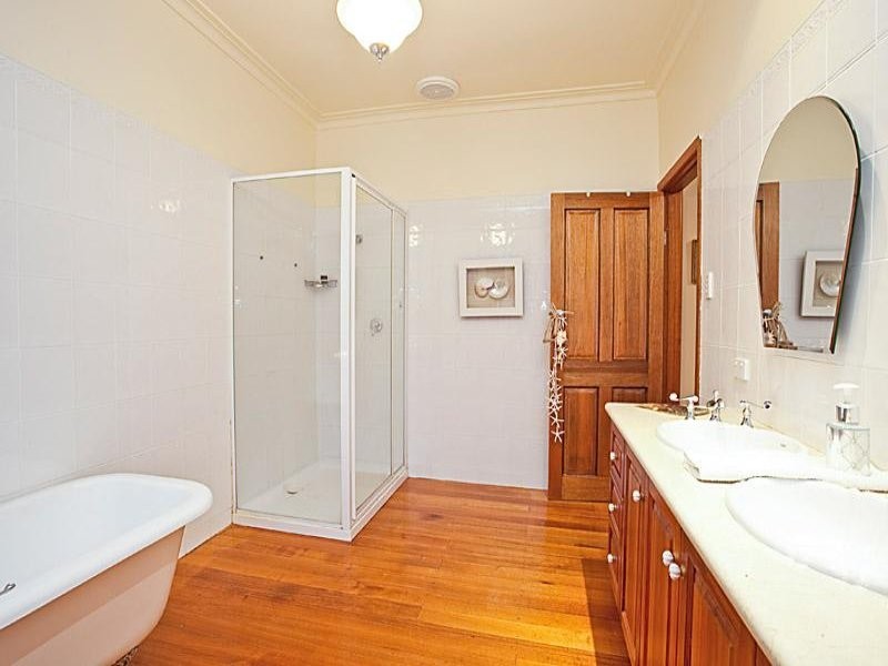 4 Myrtle Grove, Altona VIC 3018