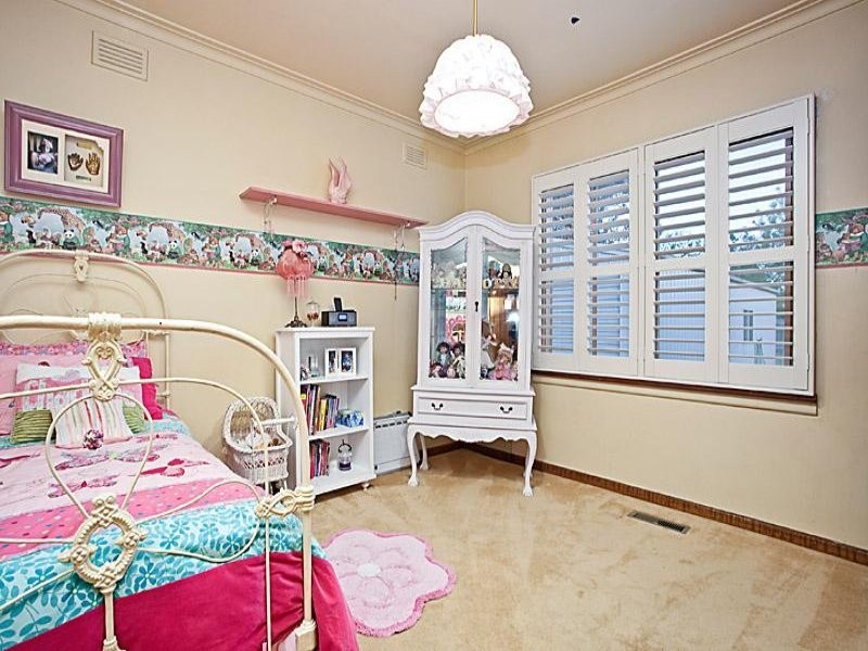 4 Myrtle Grove, Altona VIC 3018