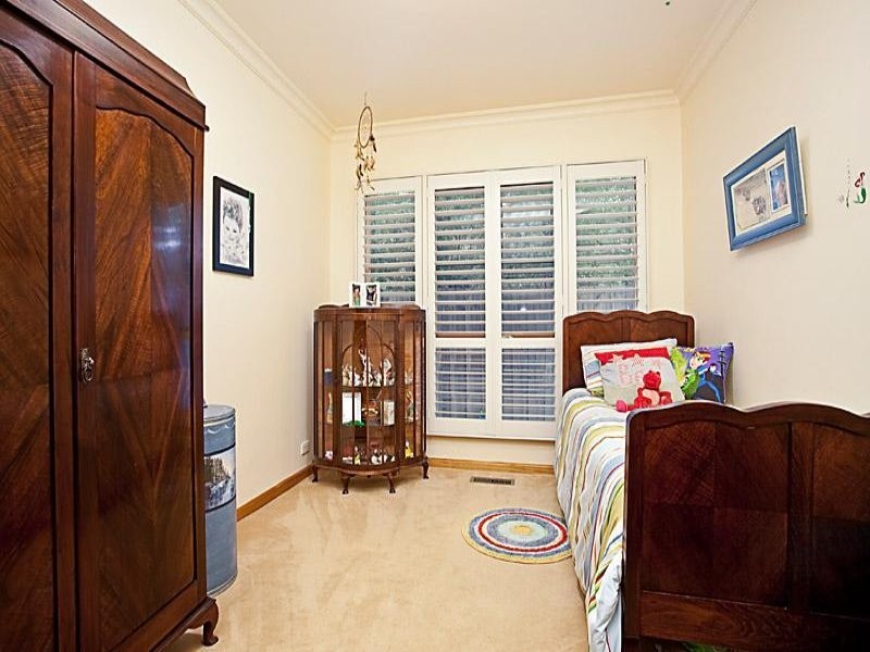 4 Myrtle Grove, Altona VIC 3018