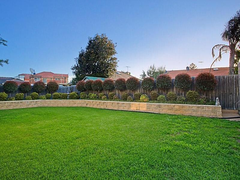 4 Myrtle Grove, Altona VIC 3018