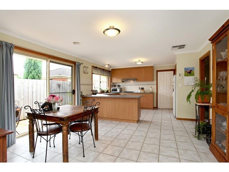 22 Lan Avenue, Altona Meadows VIC 3028