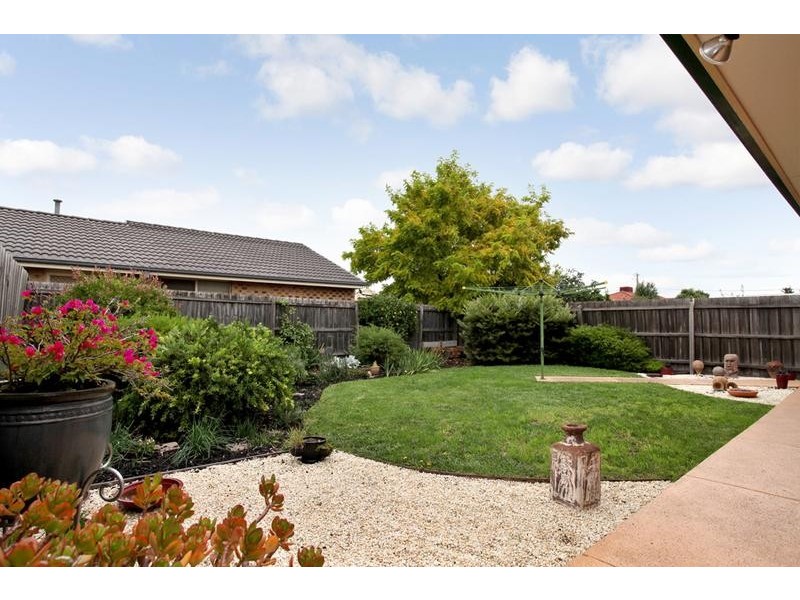 22 Lan Avenue, Altona Meadows VIC 3028
