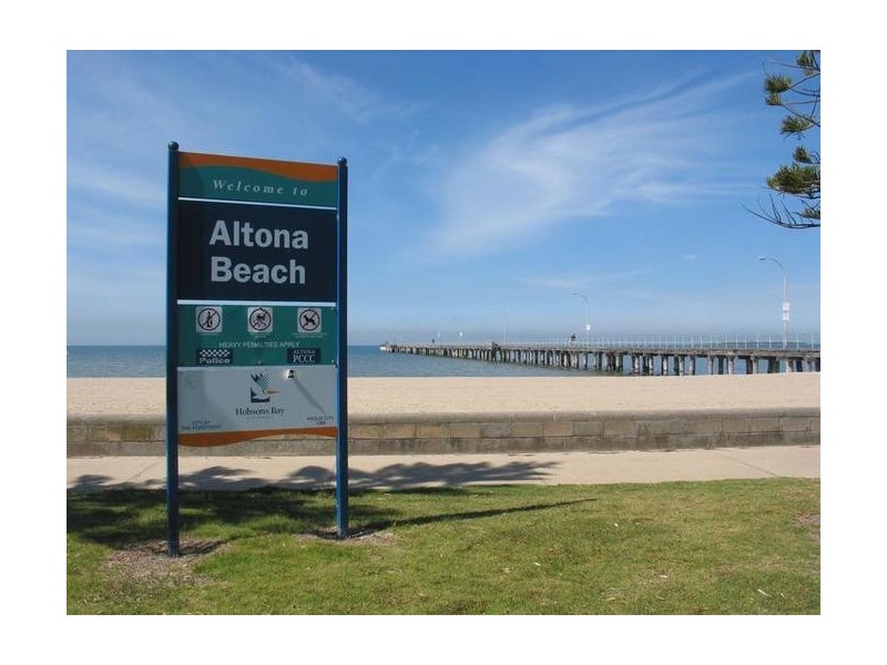 2/58 Rayner Street, Altona VIC 3018