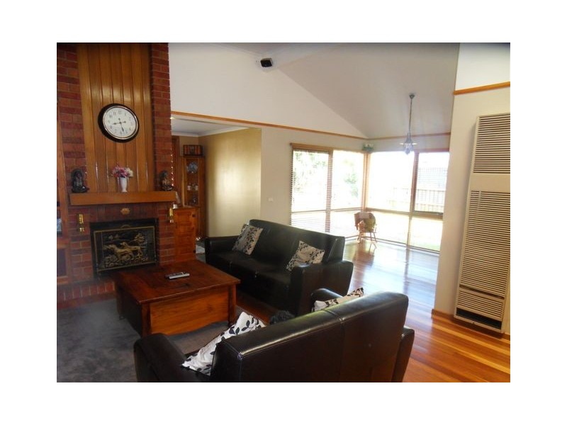 10 Duane Court, Altona Meadows VIC 3028