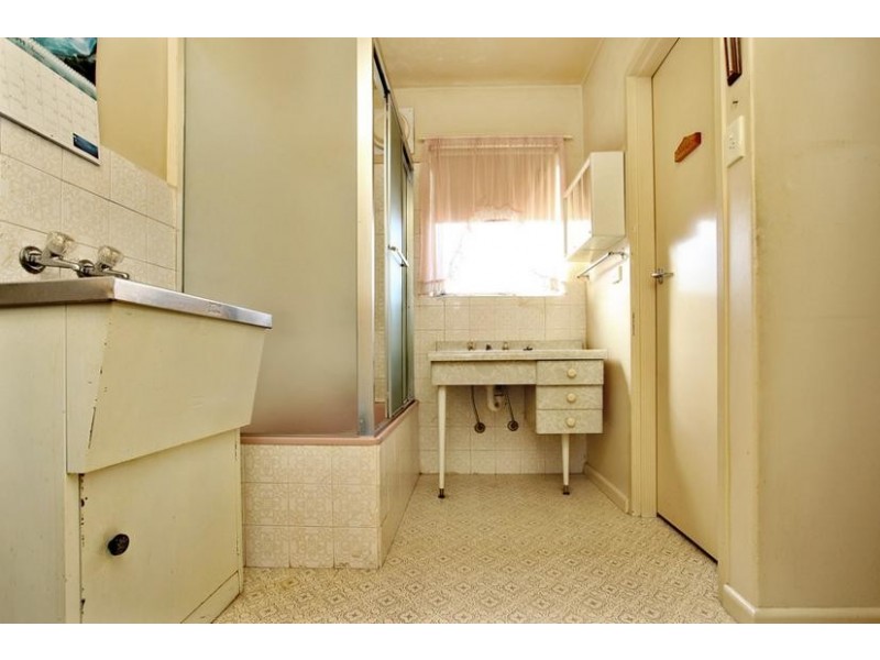 1/83 Railway Street, Altona VIC 3018