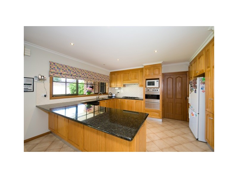 13 McAlpine Court, Altona VIC 3018