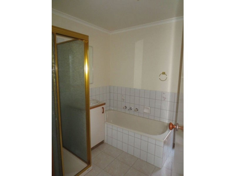 1/10 Cox Court, Altona Meadows VIC 3028