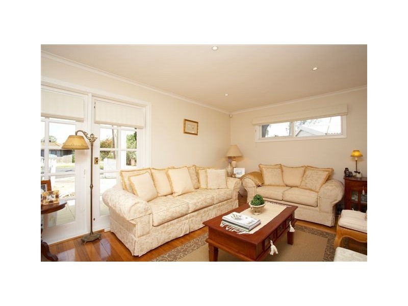 18 Spear Court, Altona VIC 3018