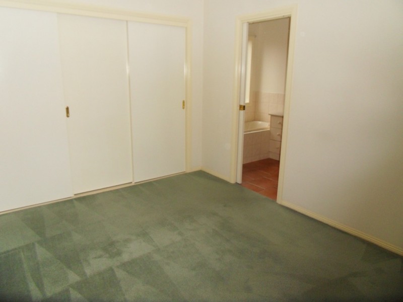 3/36 Civic Parade, Altona VIC 3018