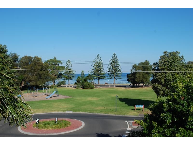 1/237 Queen Street, Altona VIC 3018