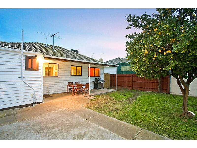 6 Rosala Avenue, Altona North VIC 3025