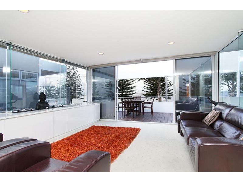 1/33 Esplanade, Altona VIC 3018