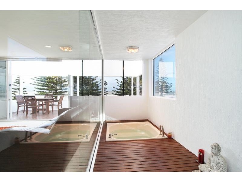 1/33 Esplanade, Altona VIC 3018