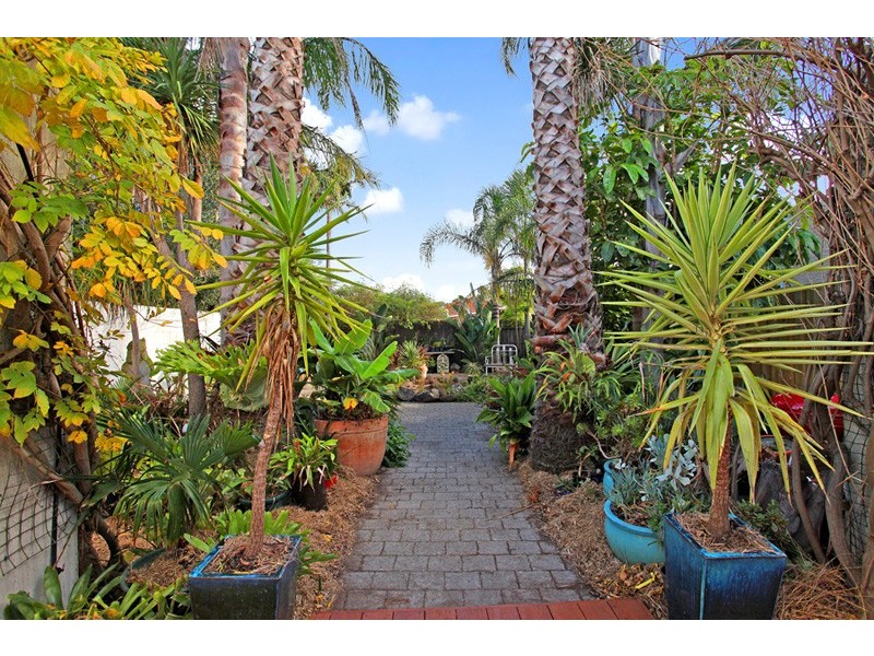 1/33 Esplanade, Altona VIC 3018