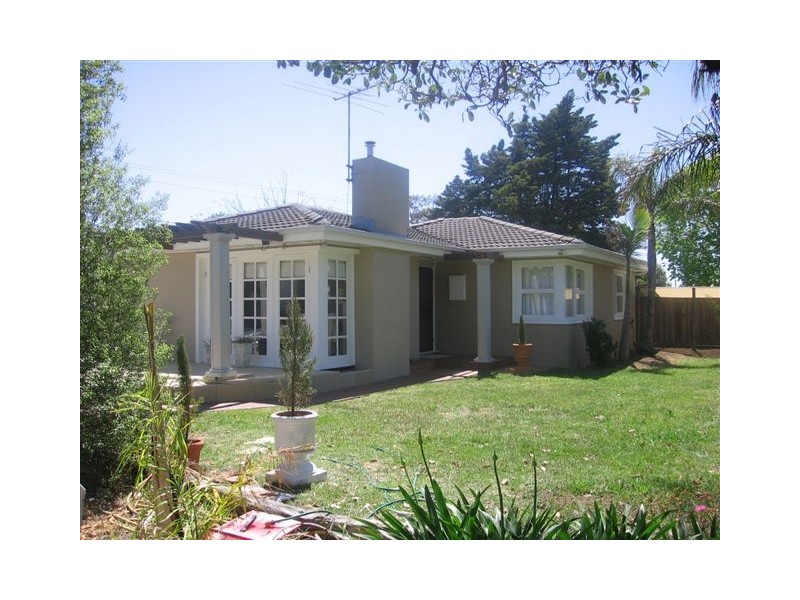 18 Spear Court, Altona VIC 3018
