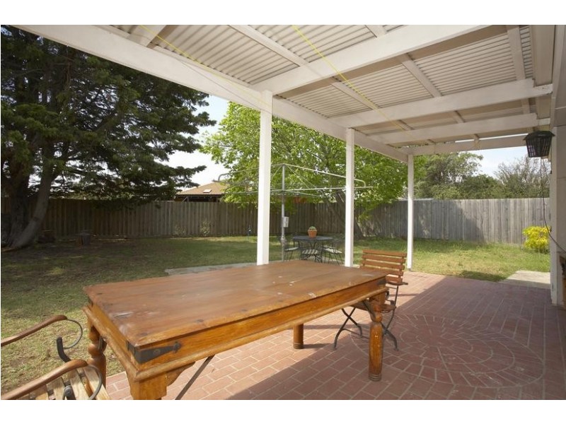 18 Spear Court, Altona VIC 3018