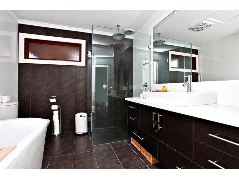 1 Martin Court, Altona VIC 3018