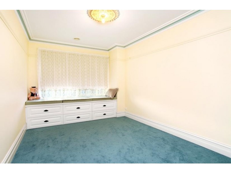 10 John Liston Drive, Newport VIC 3015