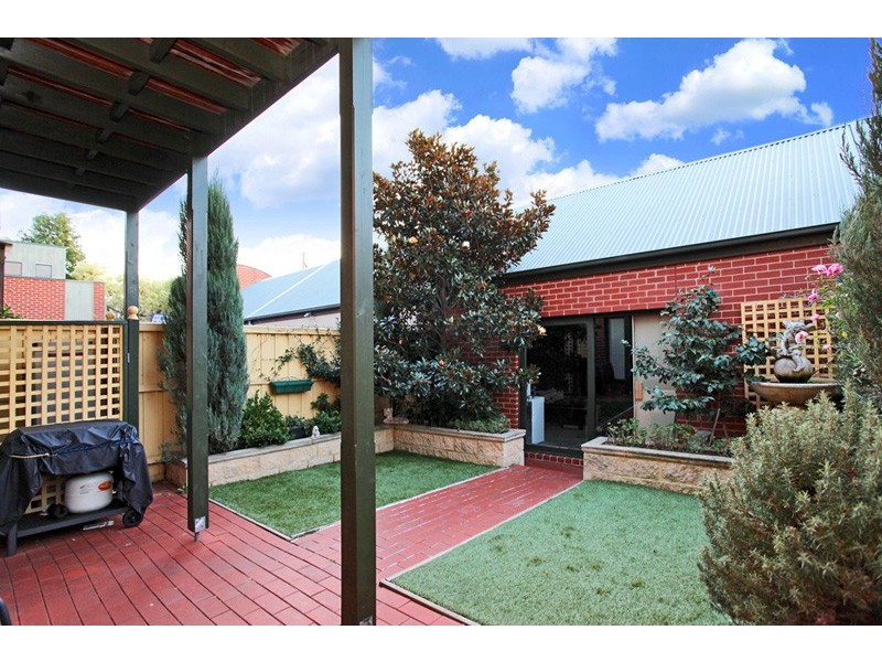 10 John Liston Drive, Newport VIC 3015