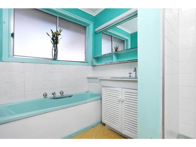 6 McIntyre Drive, Altona VIC 3018