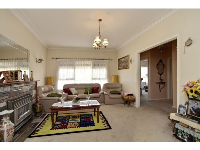 14 Finley Road, Altona VIC 3018