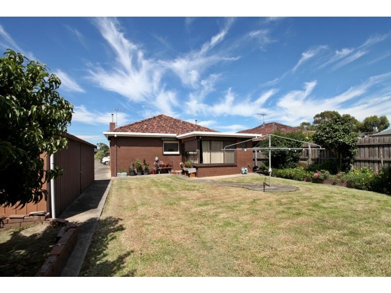 14 Finley Road, Altona VIC 3018