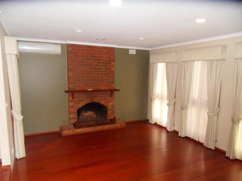 40 Ladynelson Crescent, Altona Meadows VIC 3028