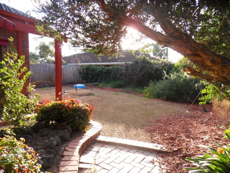 40 Ladynelson Crescent, Altona Meadows VIC 3028