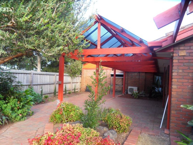 40 Ladynelson Crescent, Altona Meadows VIC 3028