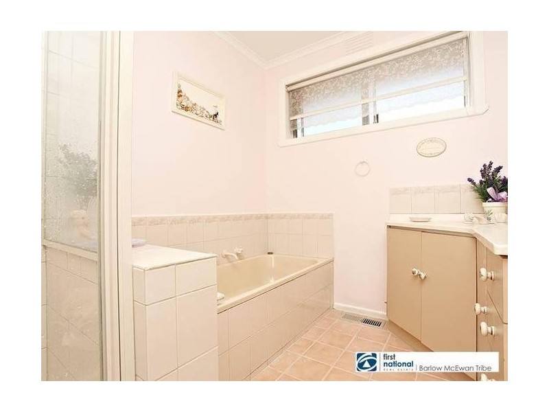 3 Simmons Drive, Altona VIC 3018