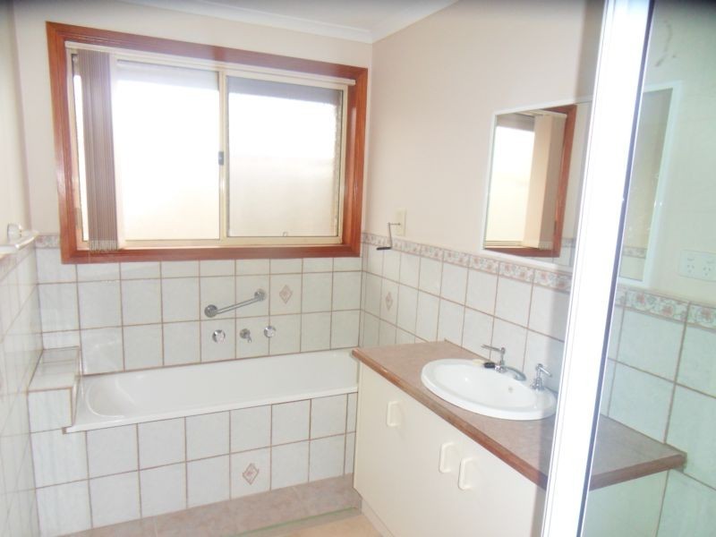 2/28 Langhorne St, Altona Meadows VIC 3028