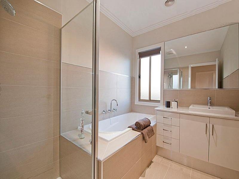 14 Lan Avenue, Altona Meadows VIC 3028